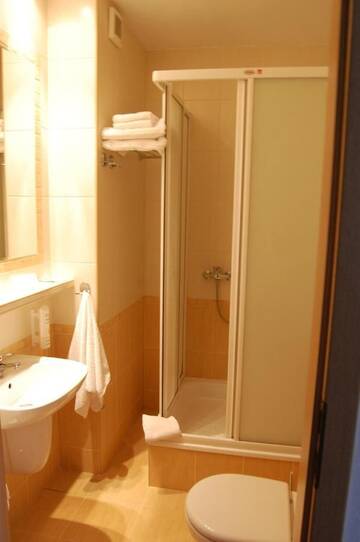 Фото номера Трехместный номер Отель Hotel Wodnik г. Леба 3
